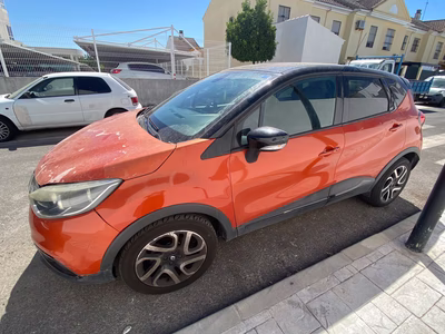 Vehiculo Marca Renault CAPTUR Matricula 6449JKD