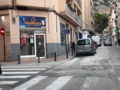 Local Comercial en Calle San Isidro,19 Planta Baja Izquierda en Alcoi (Alicante)