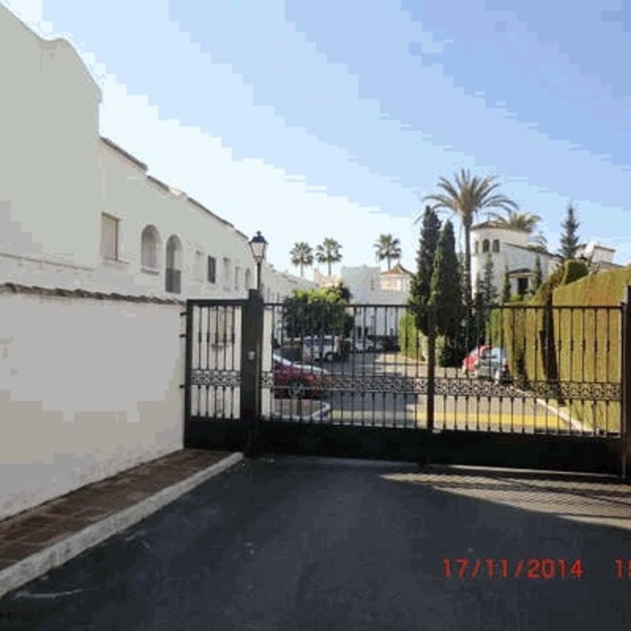 Vivienda Unifamiliar en Calle HInojo,91 puerta 68 Tipo C sita en la Urbanización Andalucia Los Pinos en Estepona-Malaga