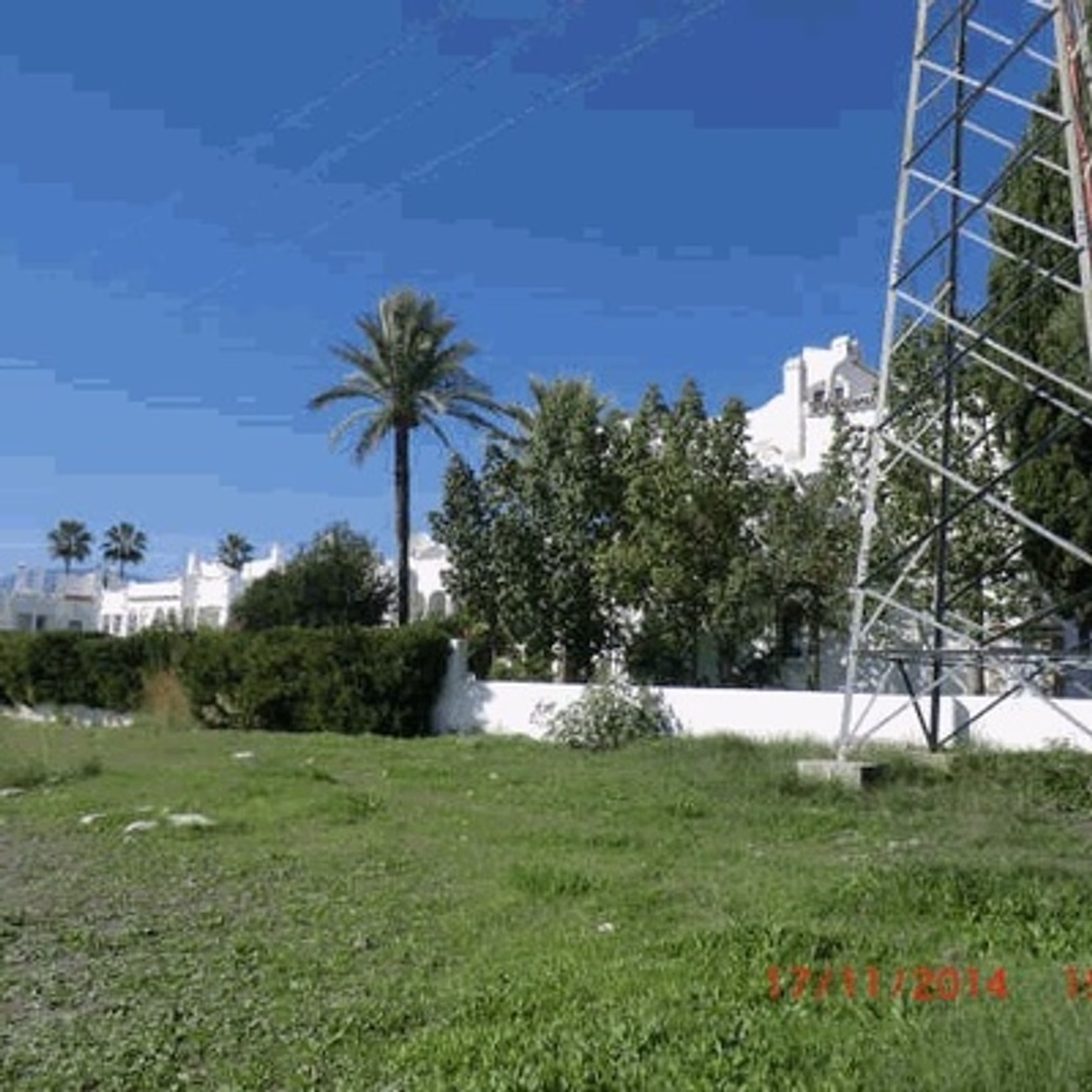 Vivienda Unifamiliar en Calle HInojo,91 puerta 68 Tipo C sita en la Urbanización Andalucia Los Pinos en Estepona-Malaga
