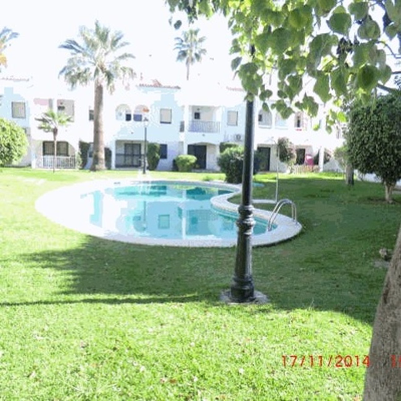 Vivienda Unifamiliar en Calle HInojo,91 puerta 68 Tipo C sita en la Urbanización Andalucia Los Pinos en Estepona-Malaga
